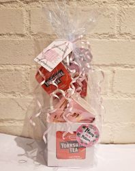 Yorkshire Tea, Biscoff Biscuit, & Mum In a Million Mug Gift Set