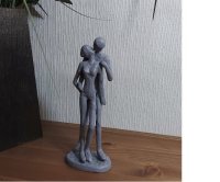 Elur Iron Figurine Couple In Embrace 18cm - Grey Shimmer