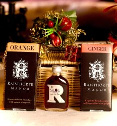 Sloe Port and Chocolate Selection Hamper: 5cl Sloe Port, Ginger Chocolate bar and Orange Chocolate bar