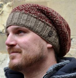 Jellybean slouch hat - pure wool - truffle/deeep red