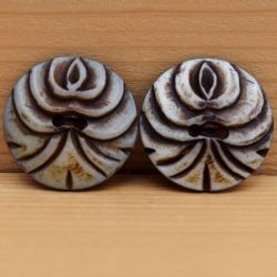 Hand carved - stylized tree button - dark
