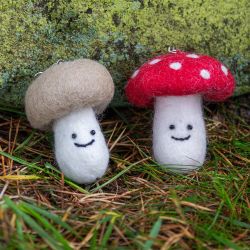 Brown Mushroom keyring - Wool Felt