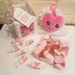 Mothers Day Pink Plush Heart & Sweets Boxed Gift Set