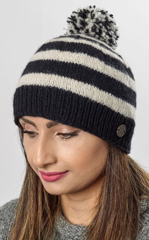 Black wool bobble hat deals